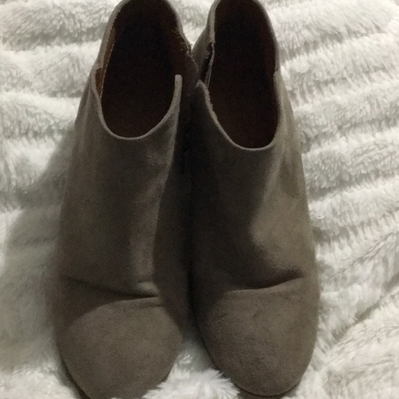 3/$15 ETC (kohls) Ladies ankle boots Sz 6/7 - Picture 5 of 7